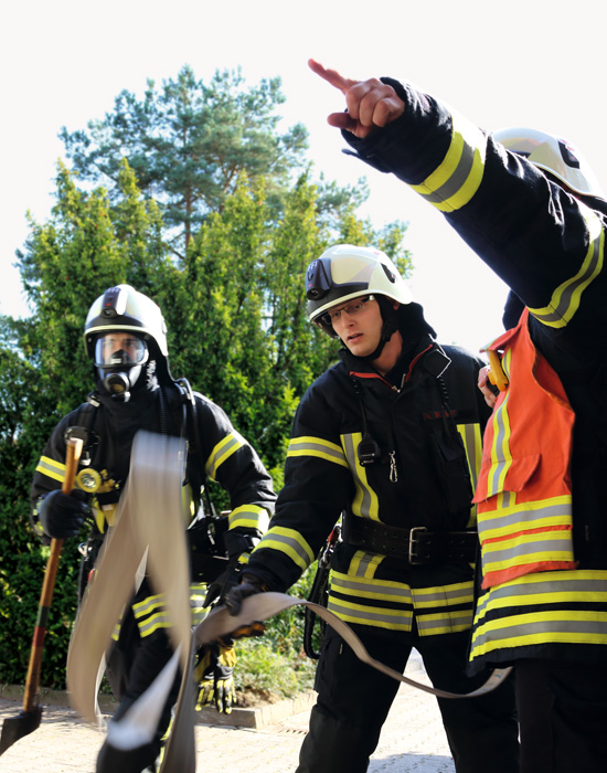 Feuerwehr mit Schlauch