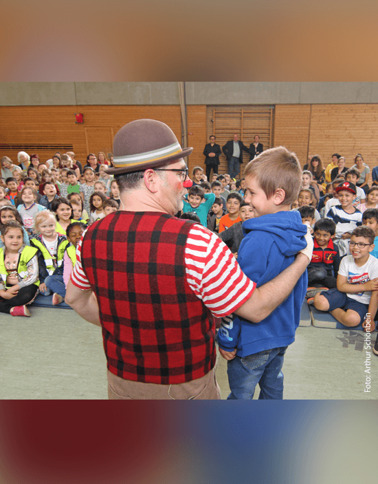 Clown Kind Schulkinder