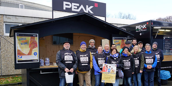 Gründung der sozialen Initiative PEAK98